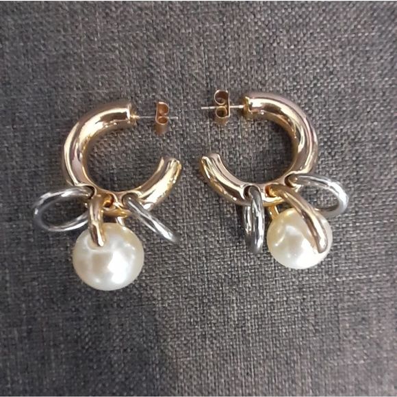 NWOT Zara Faux Pearl Hoop Statement Earrings - Picture 14 of 16